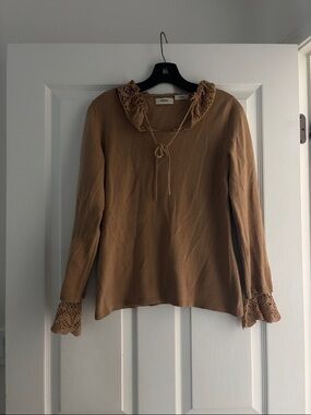 Neiman Marcus 100% Cashmere Crochet-Trim Long Sleeve Top Sz S